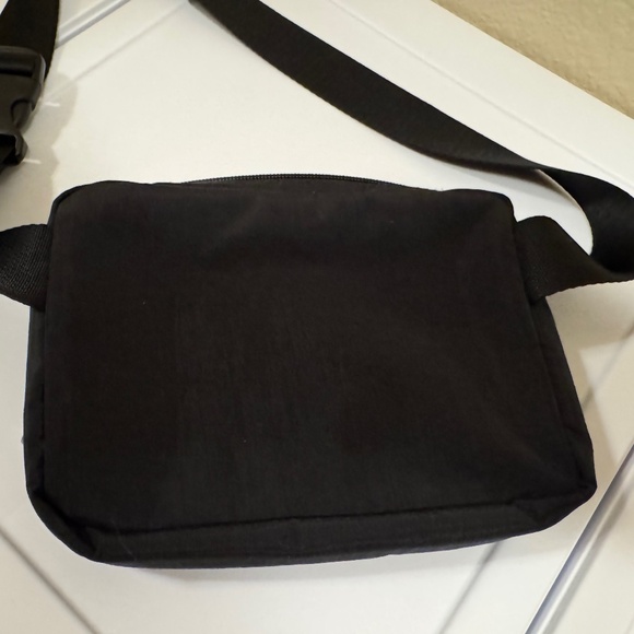 Baggallini Black Modern Belt Bag NWOT - Picture 11 of 14